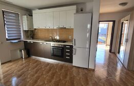 Apartament 3 camere, 68 mp, Sub Cetate