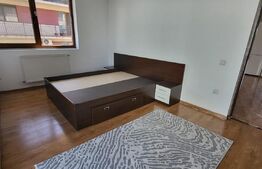 Apartament 3 camere, 68 mp, Sub Cetate