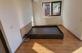 Apartament 3 camere, 68 mp, Sub Cetate