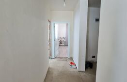 Apartament partial finisat, terasa, gradina 65 mp, parcare, zona Terra