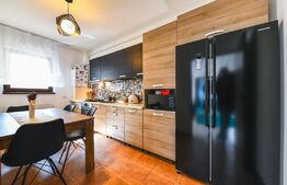 Apartament luminos, balcon, priveliste, parcare! Zona Subcetate!