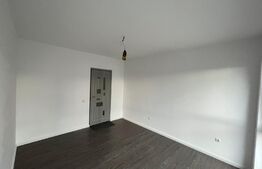 Apartament 3 camere, etaj intermediar, parcare, bloc NOU, zona Terra