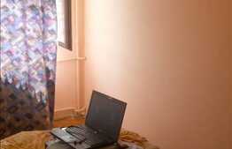 De vanzare apartament 3 camere, semidecomandat, balcon 3 mp, zona strazii Donath