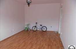 3 camere, 66 mp utili, decomandat, partial mobilat, parcare, zona Aurel Vlaicu!