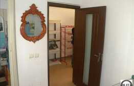 Vanzare apartament cu 2 camere, 50 mp, pretabil magazin alimentar, 
COMISION 0%