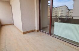 Apartament semidecomandat, 3 camere, 2 balcoane, zona Terra