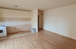 Apartament semidecomandat, 3 camere, 2 balcoane, zona Terra