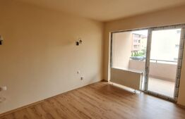 Apartament semidecomandat, 3 camere, 2 balcoane, zona Terra