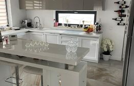 Casa la cheie, deosebita, 136 mp utili, 450 mp teren