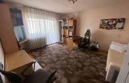 Apartament cu 3 camere decomandat cu 2 balcoane zona 