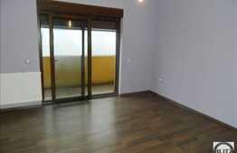 Mansarda inalta 50 mp, decomandata, balcon, terasa de 15 mp,zona Porii! Parcare!