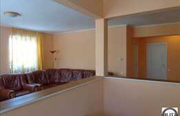 Vanzare 2 camere, 60 mp, etaj intermediar, zona strazii Florilor! Parcare cu CF