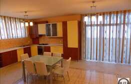 3 camere, decomandat, terasa, parcare, boxa, in imobil de tip casa/vila!