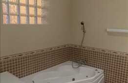 3 camere, decomandat, terasa, parcare, boxa, in imobil de tip casa/vila!