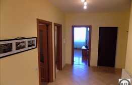 3 camere, decomandat, terasa, parcare, boxa, in imobil de tip casa/vila!