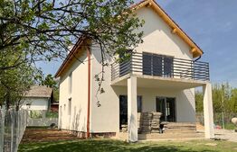 Casa unifamiliala, 4 camere, 120 mp utili, teren de 800 mp,  Chinteni 