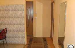 De vanzare 2 camere, 52 mp, decomandat, balcon, garaj, boxa, zona Iulius Mall!