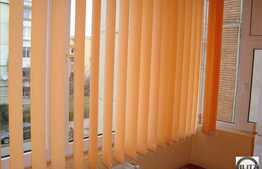 De vanzare 2 camere, 52 mp, decomandat, balcon, garaj, boxa, zona Iulius Mall!