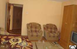 De vanzare 2 camere, 52 mp, decomandat, balcon, garaj, boxa, zona Iulius Mall!