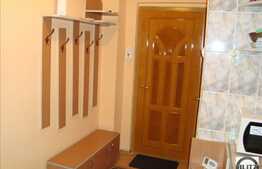 De vanzare 2 camere, 52 mp, decomandat, balcon, garaj, boxa, zona Iulius Mall!