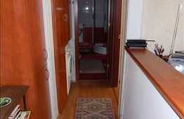 2 camere, 44 mp, decomandat, balcon inchis, boxa, etaj intermediar, zona Pritax!