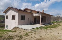 Casa individuala, 6 camere, 180 mp, teren 1302 mp, zona Vâlcele