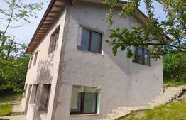 Casa individuala, 6 camere, 180 mp, teren 1302 mp, zona Vâlcele