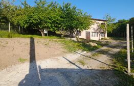 Casa individuala, 6 camere, 180 mp, teren 1302 mp, zona Vâlcele