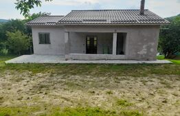 Casa individuala, 6 camere, 180 mp, teren 1302 mp, zona Vâlcele