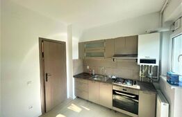 Apartament cu 3 camere, 68 mp, nemobilat, parcare, zona Plopilor
