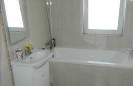 Apartament de vanzare, 2 camere, cu loc de parcare inclus, zona strazii Eroilor!