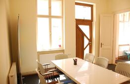 Casa 4 camere, finisata, 151 mp, zona Centrala