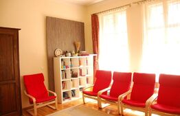 Casa 4 camere, finisata, 151 mp, zona Centrala