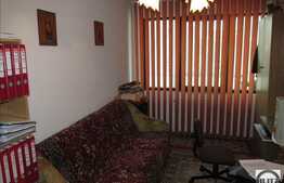 3 camere, 65 mp, 2 balcoane, garaj, boxa, etaj intermediar, zona linistita!