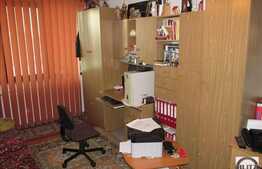 3 camere, 65 mp, 2 balcoane, garaj, boxa, etaj intermediar, zona linistita!