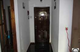 3 camere, 65 mp, 2 balcoane, garaj, boxa, etaj intermediar, zona linistita!