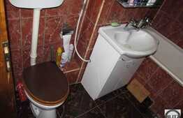 3 camere, 65 mp, 2 balcoane, garaj, boxa, etaj intermediar, zona linistita!