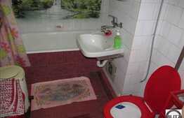 Vanzare 3 camere, decomandat, 65 mp, parcare, izolat termic, boxa, zona Farmec!