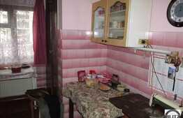 Vanzare 3 camere, decomandat, 65 mp, parcare, izolat termic, boxa, zona Farmec!