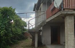 2 case individuale, 6 cam, 200 mp Sannicoara