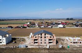 Apartament 3 camere, bloc tip vila P + 2, 66mp, Sanpetru