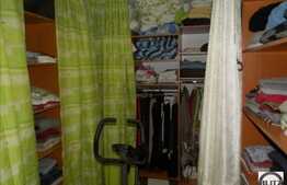 Vanzare apartament 2 camere, 62 mp, parcare, zona Oncos!