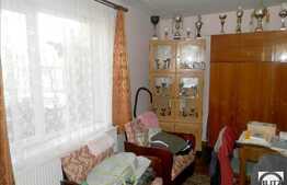 Apartament 3 camere, 71 mp utili, terasa, 2 boxe la subsol, zona strazii Horea!