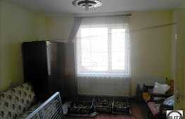 Apartament 3 camere, 71 mp utili, terasa, 2 boxe la subsol, zona strazii Horea!