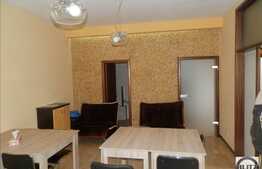 3 camere, semidecomandat, 90 mp, terasa 10 mp, boxa, zona Piata Mihai Viteazu!