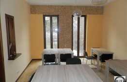 3 camere, semidecomandat, 90 mp, terasa 10 mp, boxa, zona Piata Mihai Viteazu!