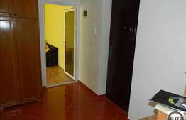 Vanzare 1 camera, 37 mp utili, balcon, decomandat! Zona strazii Stejarului!