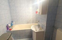 Apartament cu 3 camere, decomandat, 61 mp, etaj intermerdiar, zona Podului Calvaria