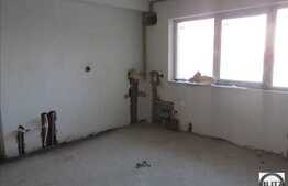 Vanzare 3 camere, 64 mp, decomandat, zona Cetatii! Semifinisat! Parcare!