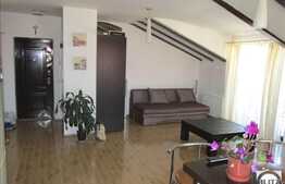 Vanzare mansarda cu 2 camere, 56 mp, 2 balcoane, zona Teilor! POD de 35 mp!